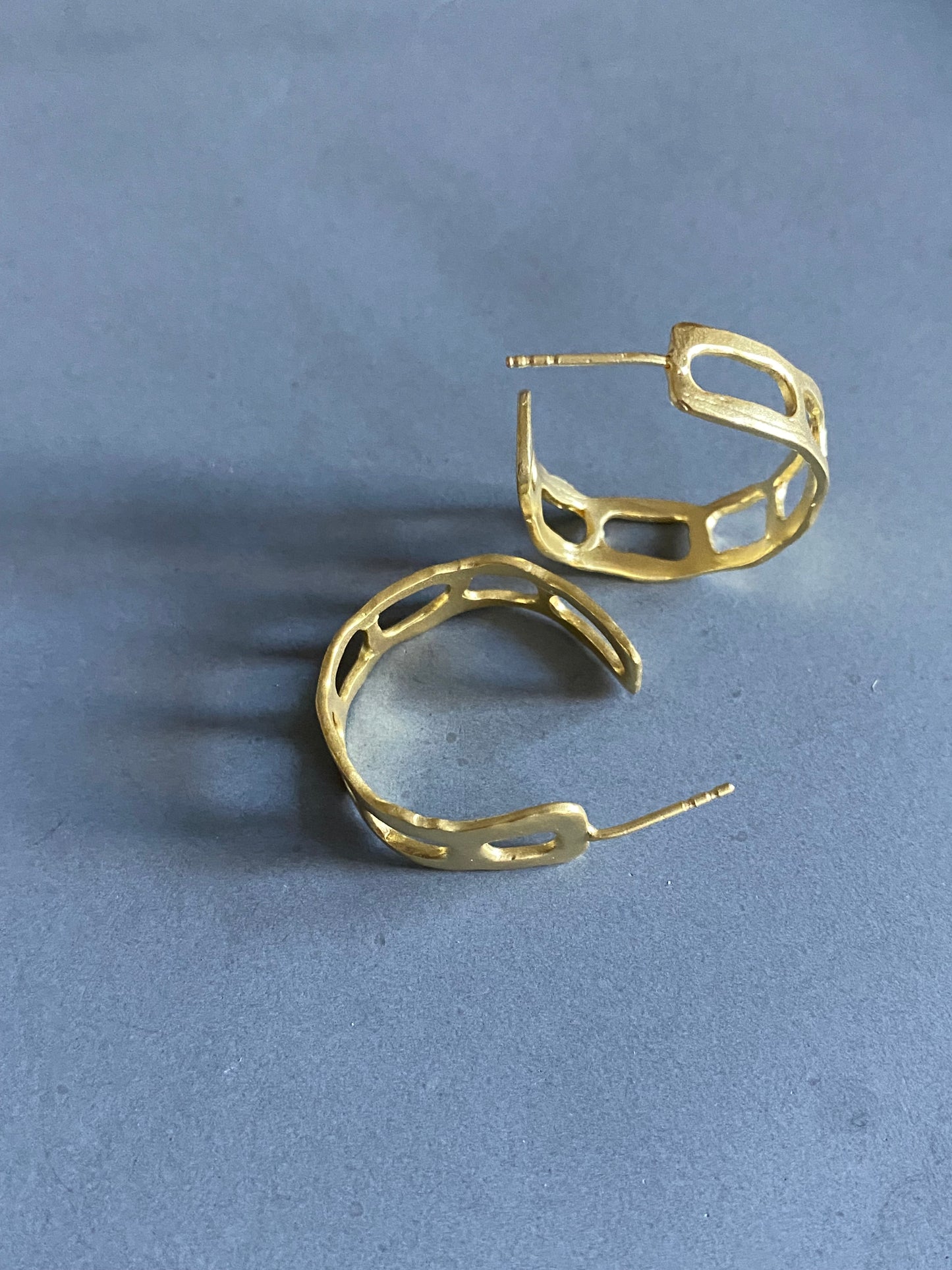 Kare Delik Halka Küpe